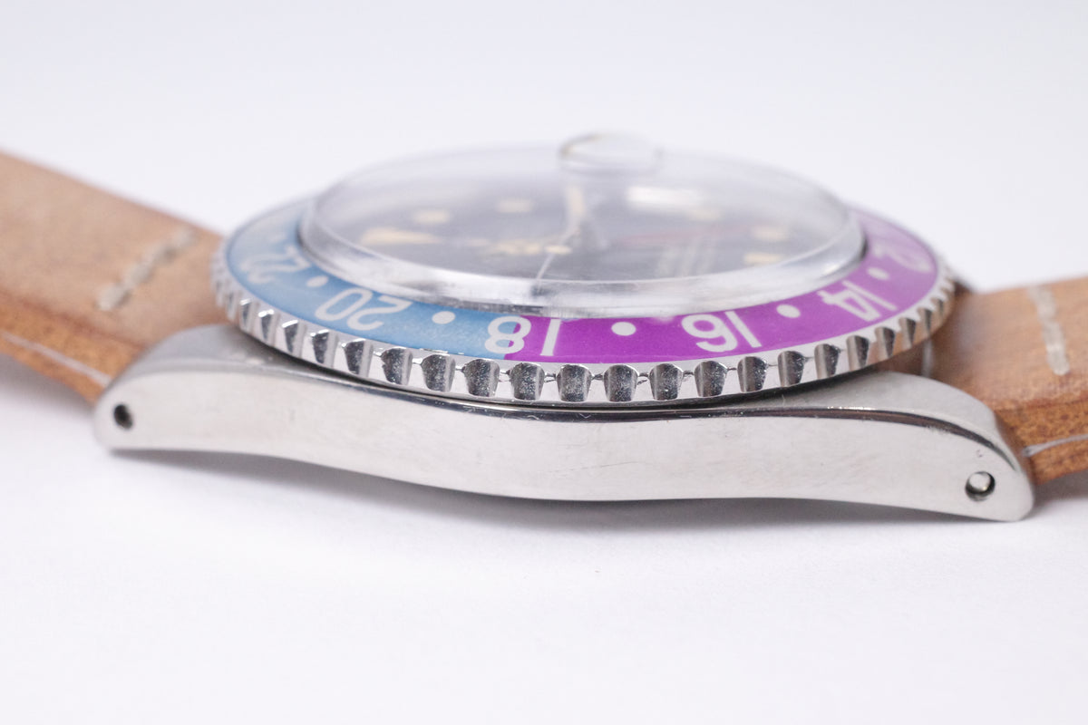 ROLEX 1961 VINTAGE GMT PCG, GILT DIAL 1675 FUCHSIA INSERT